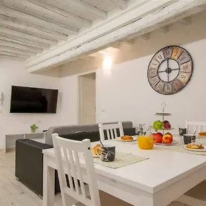 Casa Alice - Elegant In The Centre Of The Apartment Siena
